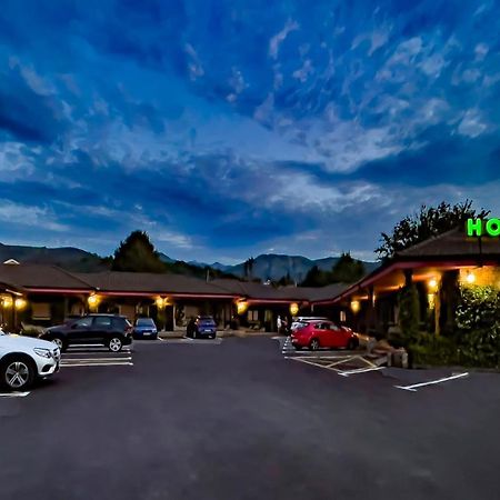 Hotel Rural "La Ruta De Cabrales" Con Exterior foto