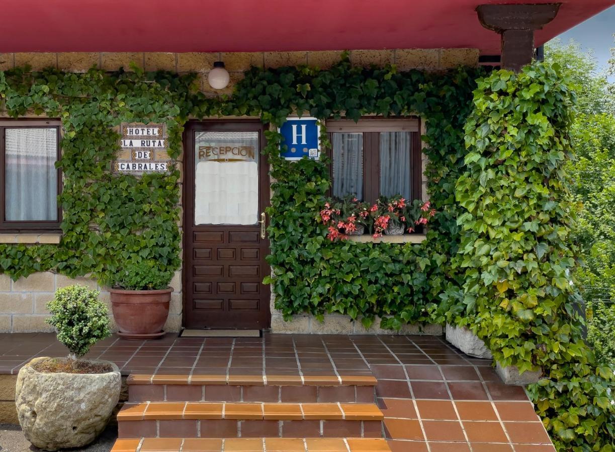 Hotel Rural "La Ruta De Cabrales" Con Exterior foto