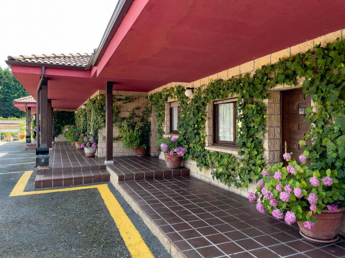 Hotel Rural "La Ruta De Cabrales" Con Exterior foto