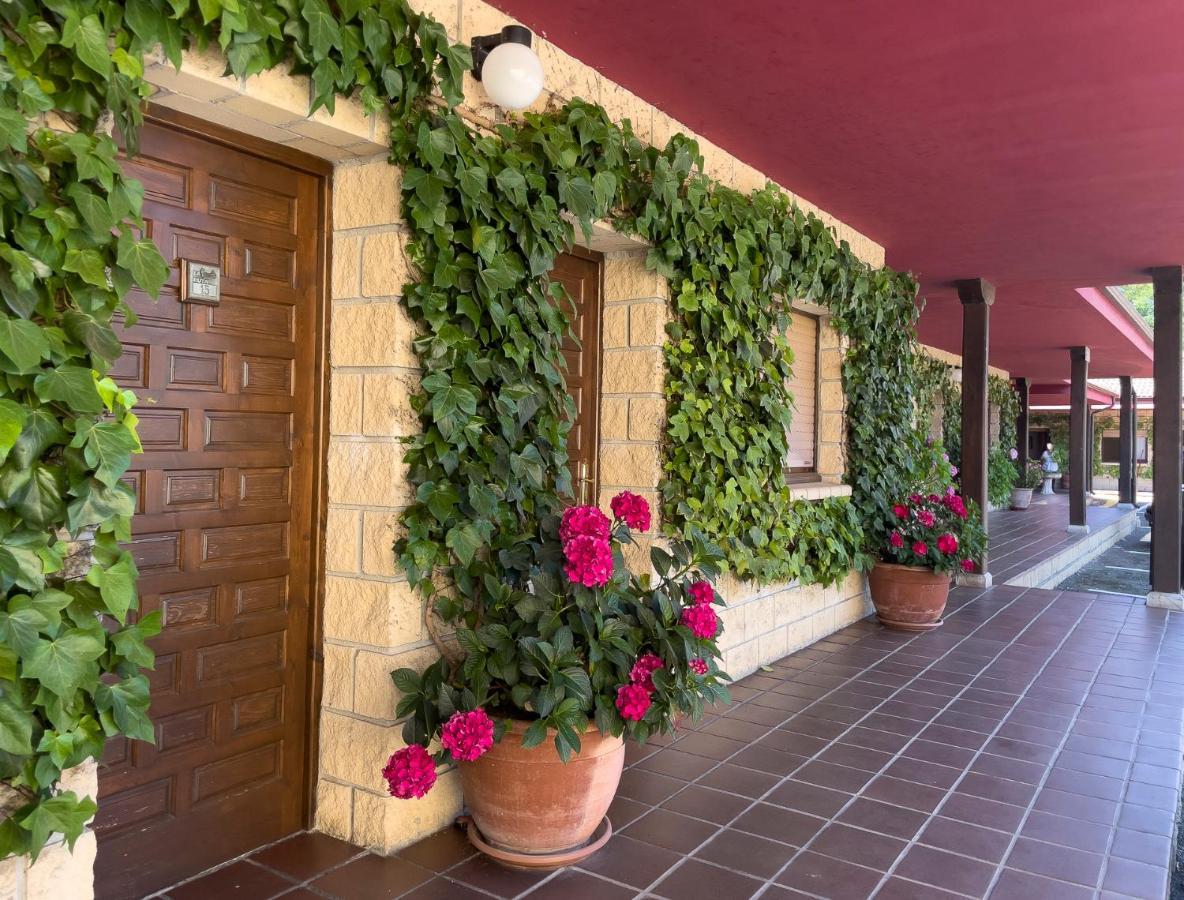 Hotel Rural "La Ruta De Cabrales" Con Exterior foto