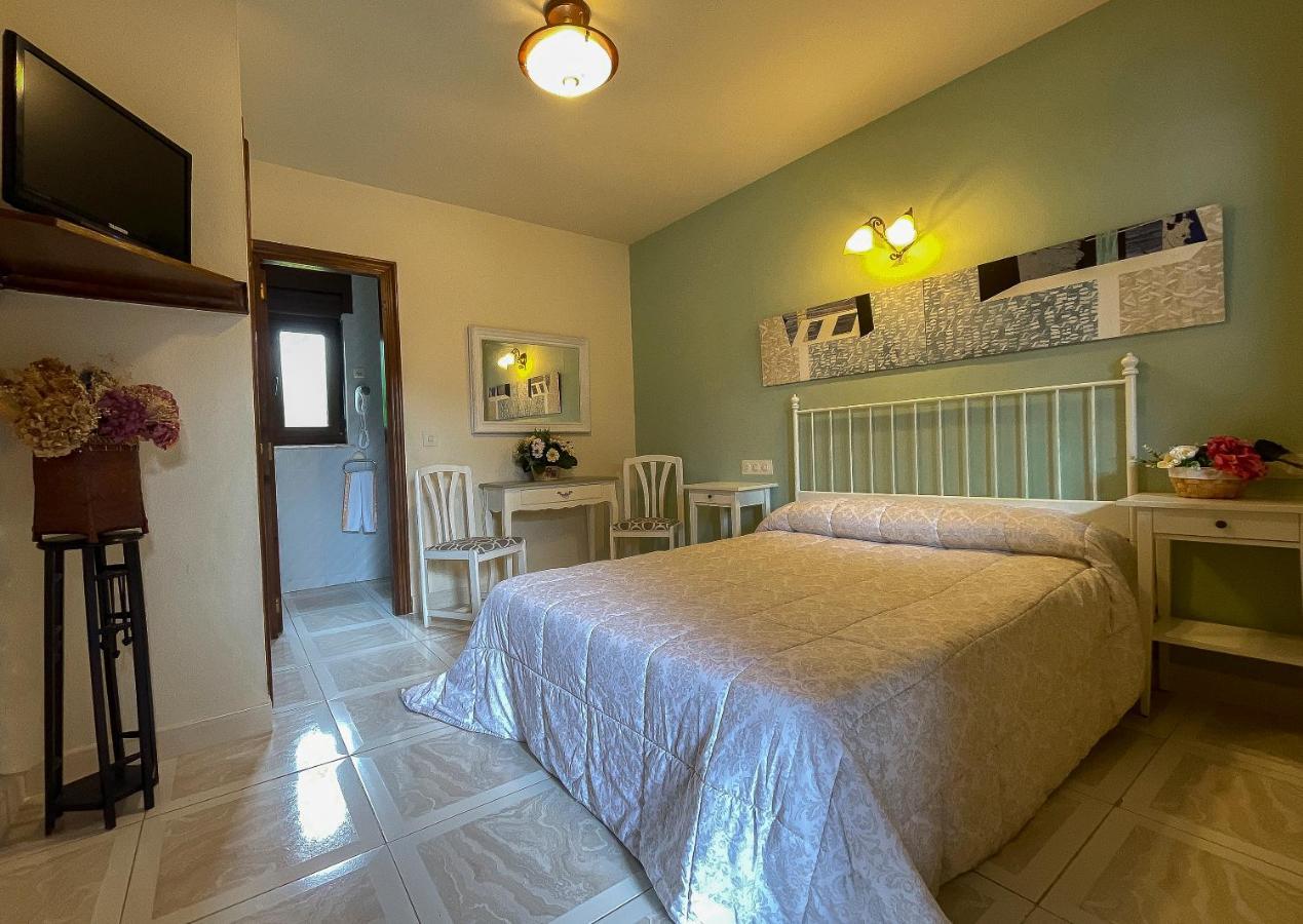 Hotel Rural "La Ruta De Cabrales" Con Exterior foto