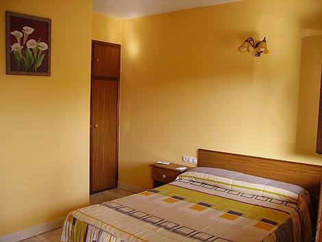 Hotel Rural "La Ruta De Cabrales" Con Exterior foto